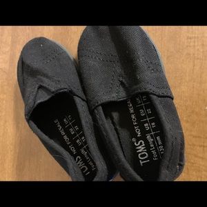 TODDLER size 6 TOMS